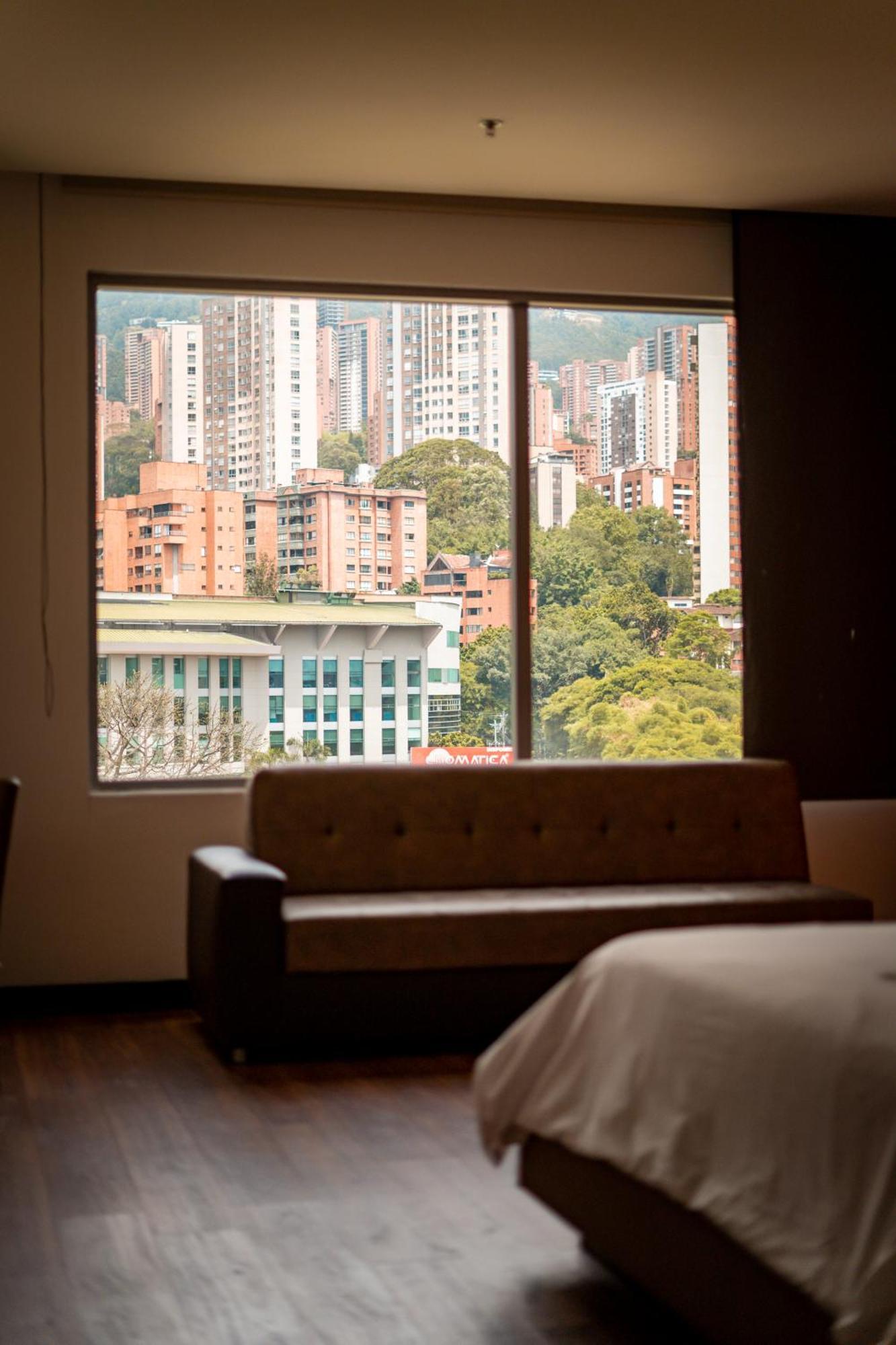 Diez Hotel Categoria Colombia Medellin Exterior photo